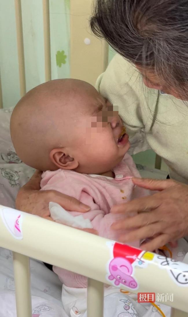 为救女儿直播跳舞男子被指好吃懒做