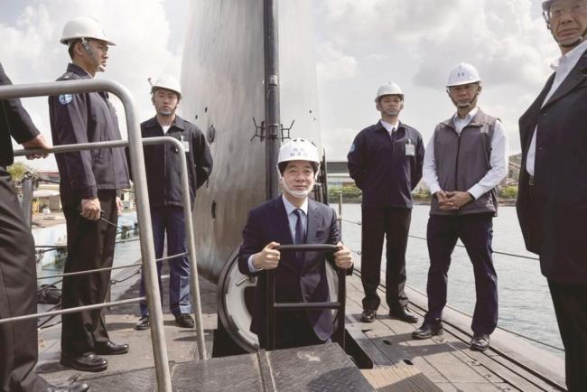 台自制潜艇钢板不平铆钉没拴上