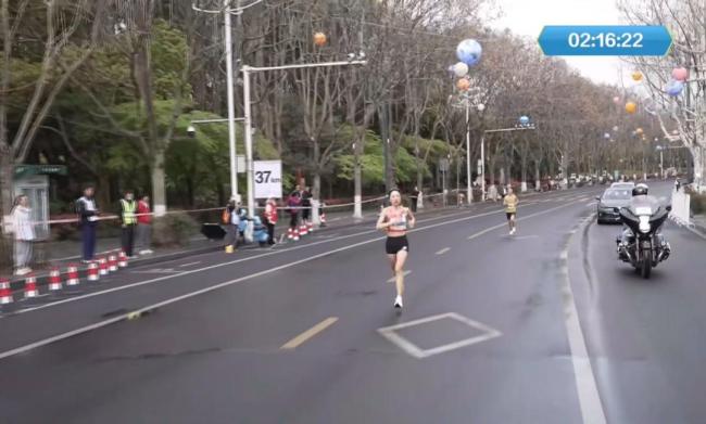 最快女护士破丽水马拉松赛会纪录