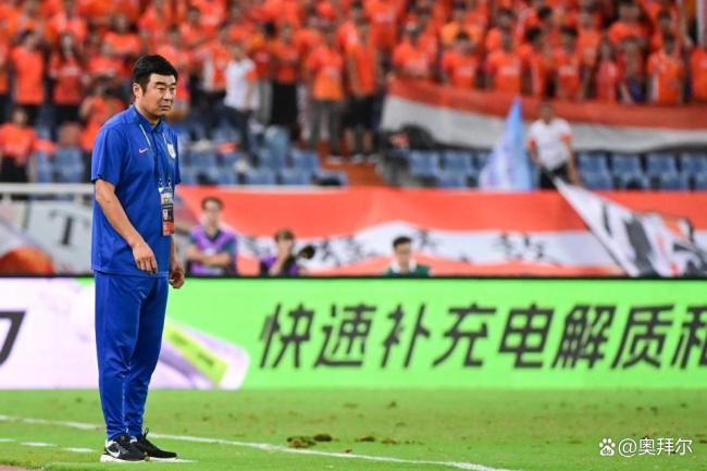 媒体人：泰山新助教根本帮不上韩鹏 轻敌与战术需反思