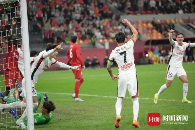 铜梁龙球员肯帕努川渝德比破门