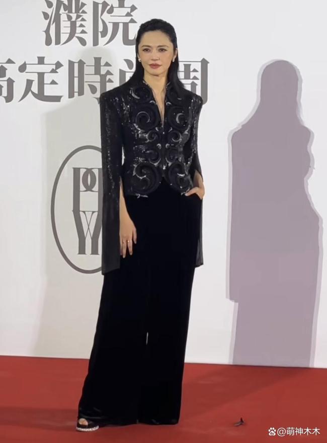 姚晨区别风云后初度公开亮相