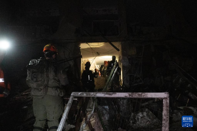 以色列南部两地被导弹击中 超百人受伤