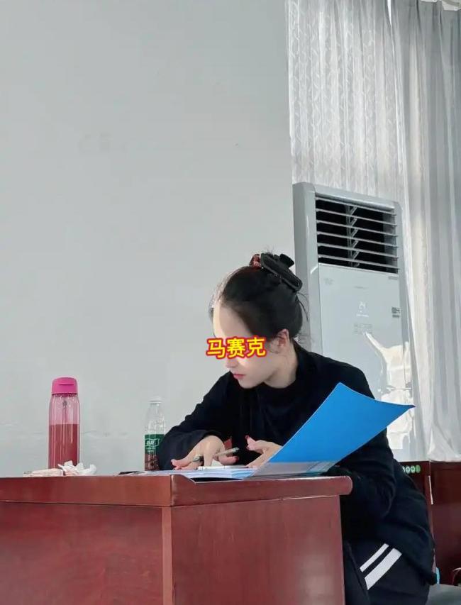 教师自拍不雅视频售卖获刑 法律底线不容触碰