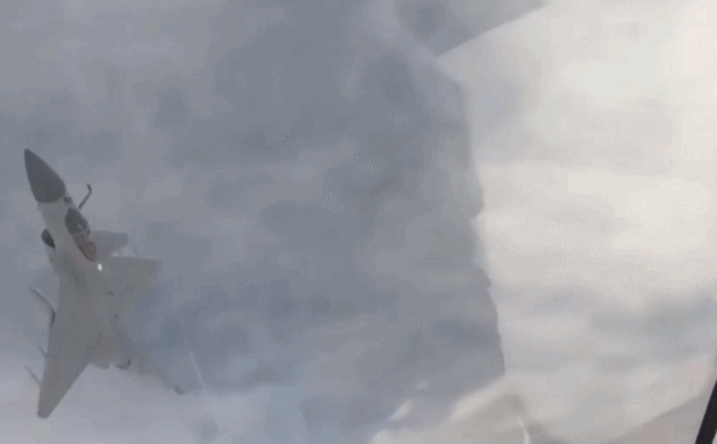 直击歼-10战机体系攻防演练现场 锤炼空天制胜本领