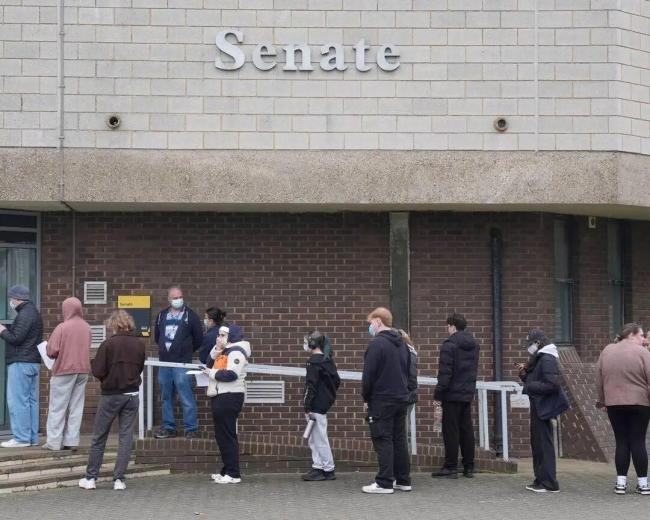 英国夜店脑膜炎疫情扩散已致2死:留学生与近期出境人员防范指南