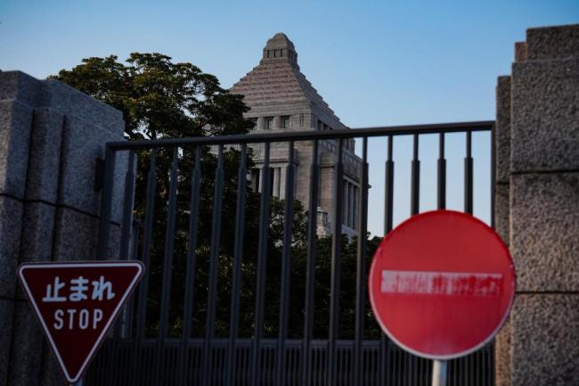 访美结束，高市早苗被批“表情夸张” 讨好姿态惹争议