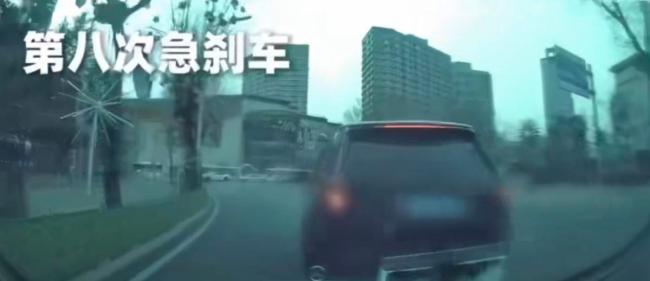 被路虎别停男子信息疑似泄露