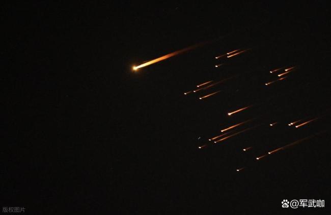 伊朗出动多军种无人机部队 新战术重创美以