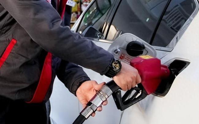 调控后加满一箱油可少花40元 政府临时措施缓解油价压力