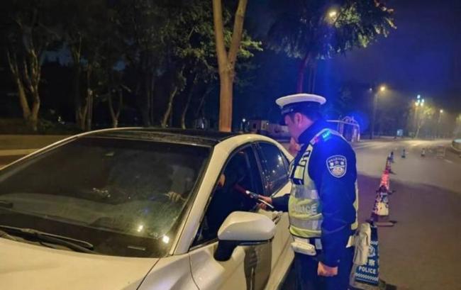 男子请代驾开回家后又上高速 醉驾被抓获刑拘