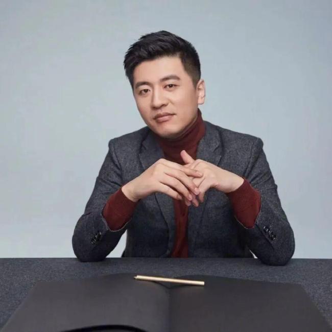 网传张雪峰心脏骤停抢救 助理回应 助理称不清楚此事