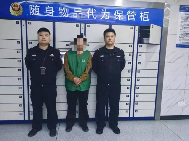 修车店老板为招揽生意撒铁钉被行拘 恶意破坏车辆安全