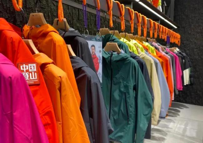 油价波动冲击纺织化纤行业 成本传导重塑消费选择