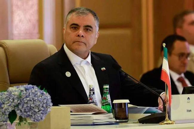 伊朗称向美军林肯号航母发射导弹 展示强硬立场