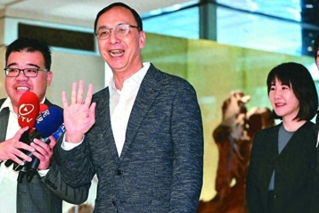 朱立伦与43名蓝营民代餐叙 韩国瑜赞“永远的主席”