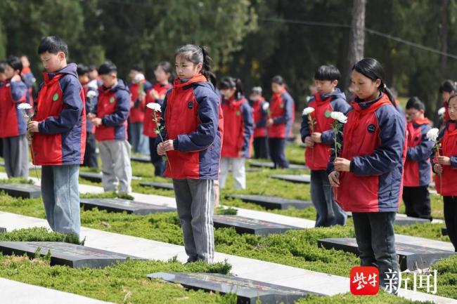 江苏赣榆学子半世纪赓续英烈魂 红色基因代代传