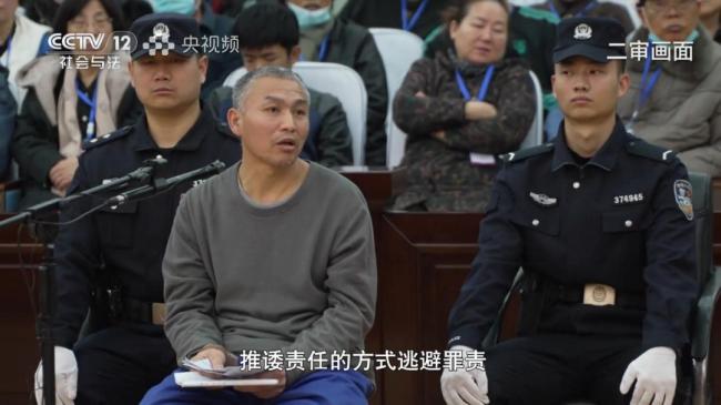 孩子凌晨被抢没想到邻居参与了 否认罪行激怒受害者家属