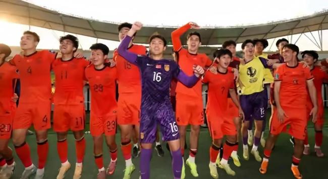 没人有资格要求国足必须怎么踢,年轻人就是来提升上限的 潘谈国足 务实教练与!