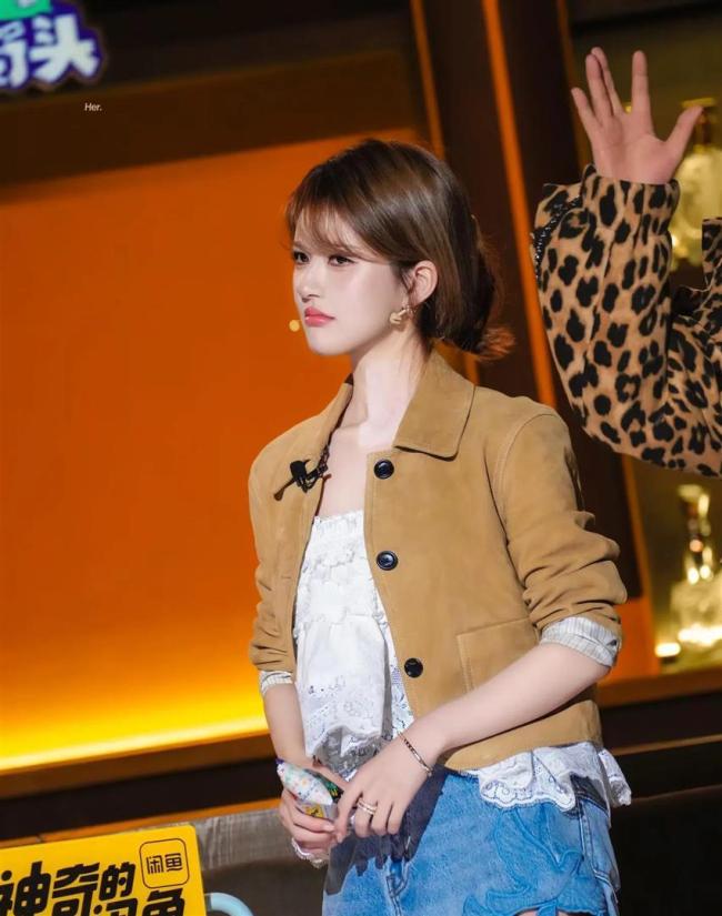 赵露思一顿解释之后更好笑了 甜妹跨界脱口秀引发热议