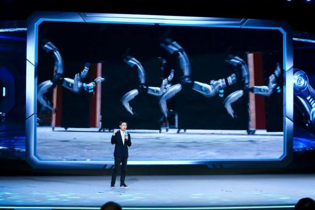 又燃又好哭的现场是什么样的 英雄故事与科技展示交织