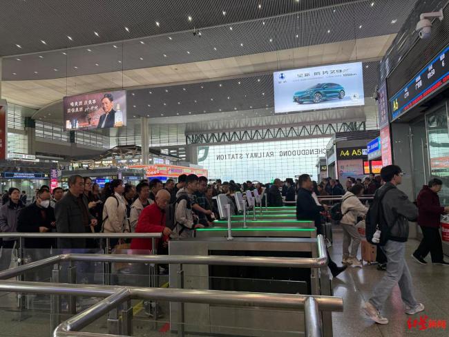 春假首日热门动车票基本售罄 双向客流高峰来临