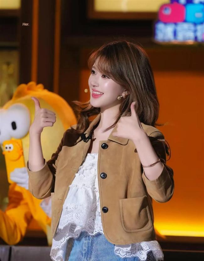 赵露思一顿解释之后更好笑了 甜妹跨界脱口秀引发热议