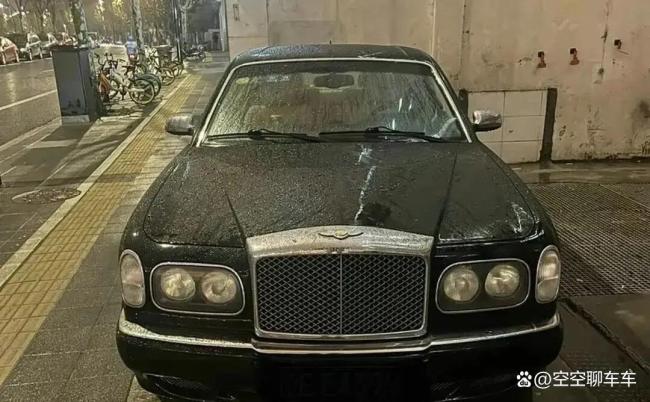 江苏前首富张近东，39岁买500万宾利，资产归零，老奔驰已被拍卖