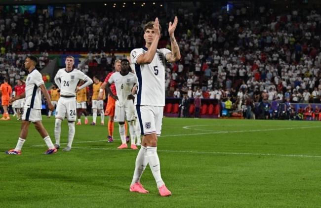 白高兴一场!图赫尔肯定马奎尔表现 但直言后者出战世界杯基本没戏 顺位落后难入选