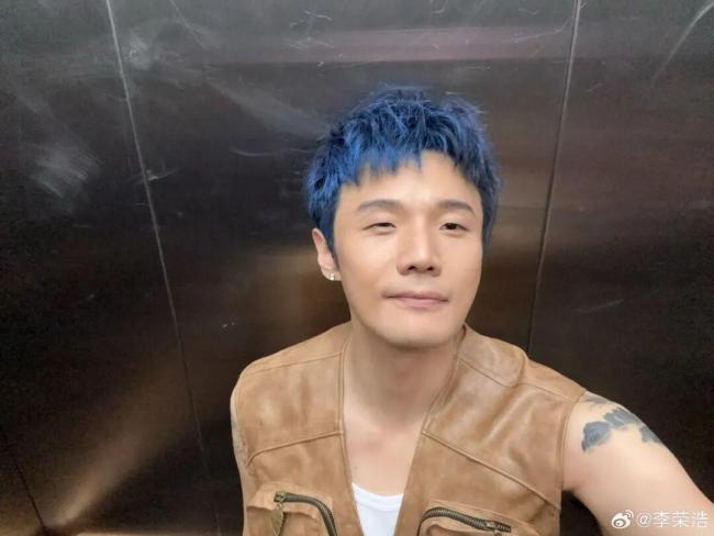 李荣浩说和律师都在等吴向飞 公开讨伐需证据