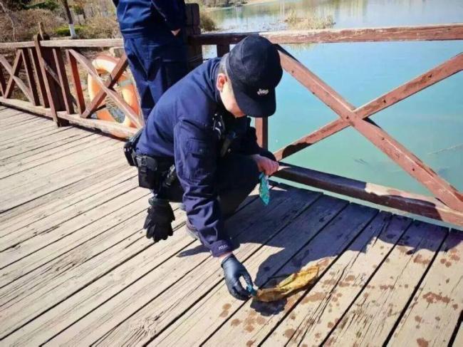 两名小学生游玩发现子弹报警 教科书式处置获赞