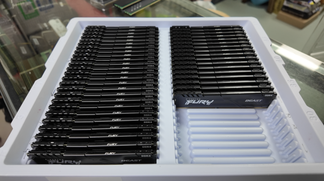 内存条一盒亏5000块商家直呼不敢接