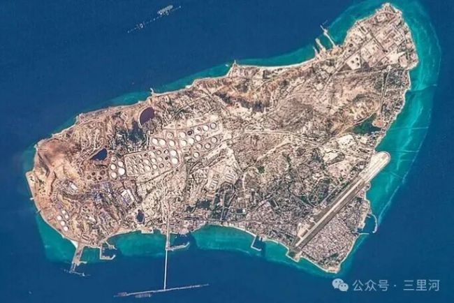 特朗普彻底不装了