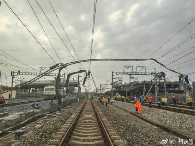 高铁被困隧道为何不破窗透气