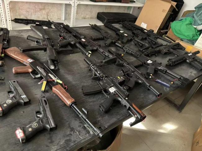 玩具店主买卖枪支案两当事人获国赔