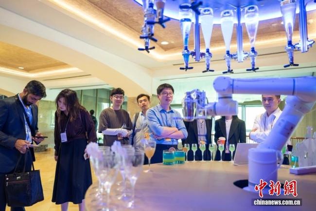 来自一杯酒的博鳌共鸣 和美共生见未来