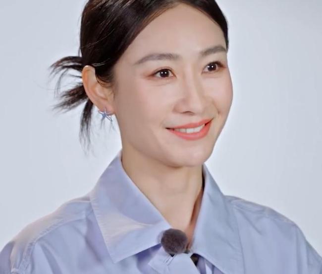 斓曦为孙俪新剧打call 《浪姐7》全程直播引期待