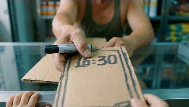 辉煌AI短片《纸手机》制作历程 3天完成情谊传递