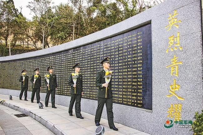 第71集团军某旅小分队开展寻根之旅