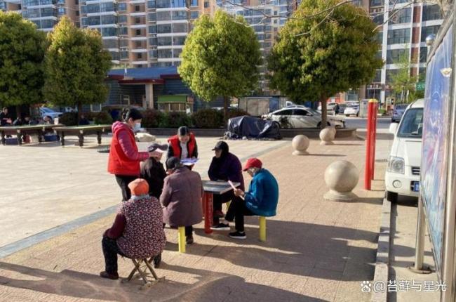 打工人开始靠午休遛弯转圈充电 恢复身心的关键一小时