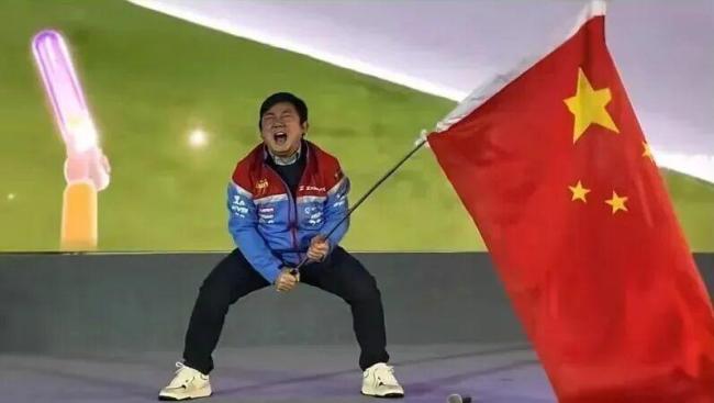 湖南人张雪登顶世界 燃爆全国