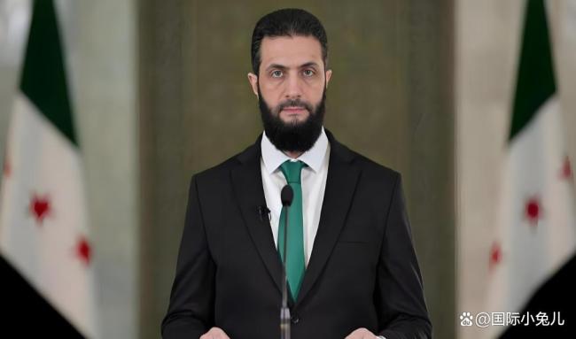 叙利亚过渡政府总统拧不开一瓶水？求助女主持人 报以尴尬微笑