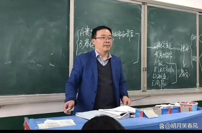 有历史老师半年没上课,全校近两千名高中生不足170人选历史!