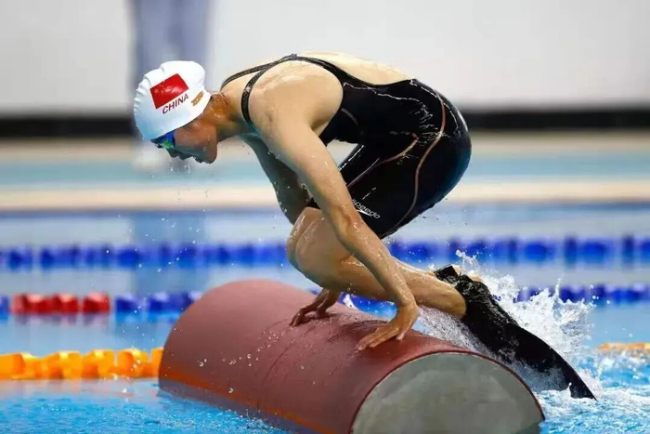 广东惠州姑娘张娜荣立海军一等功 军旅传奇激励人心