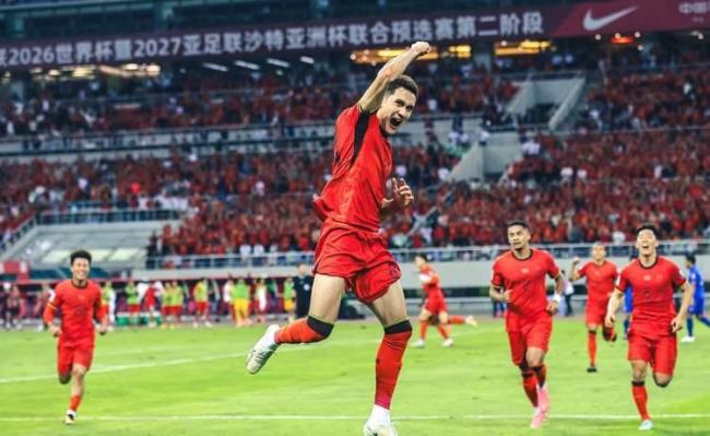 拜合拉木：现代足球的终极拼图，国足久违的战术答案 主打星 肉搏造红牌前锋