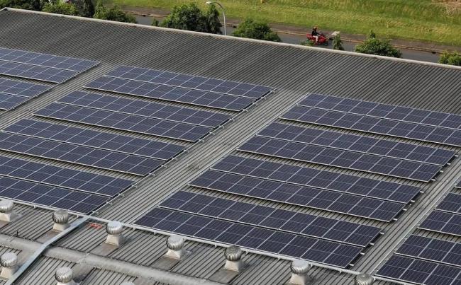 中东打仗，东南亚买单，中国新能源赚翻 全球能源新教父崛起