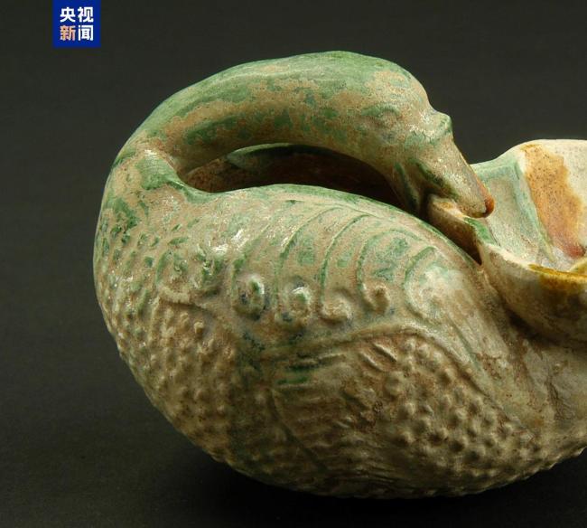 一起认识唐三彩鹅衔梅花杯 千年匠心的浪漫之作