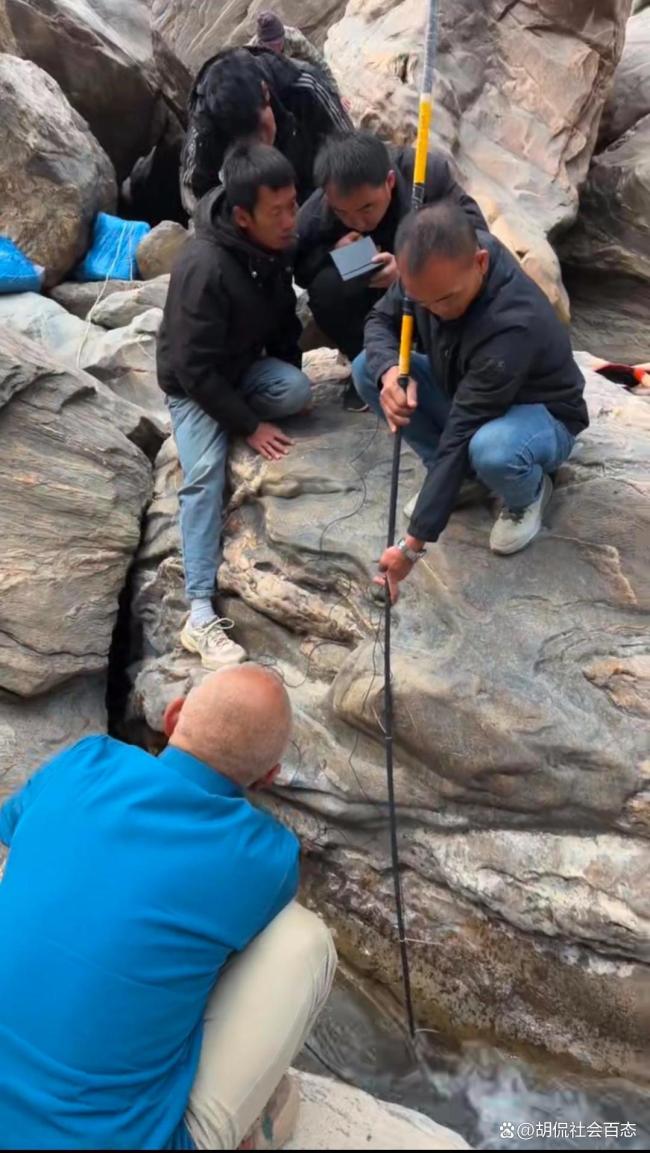 家属放弃打捞虎跳峡男子尸体 自然水域救援困境凸显