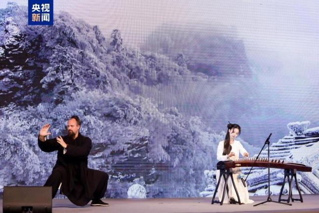 外国友人讲述自己在中国的经历 从共情传播到文化认同