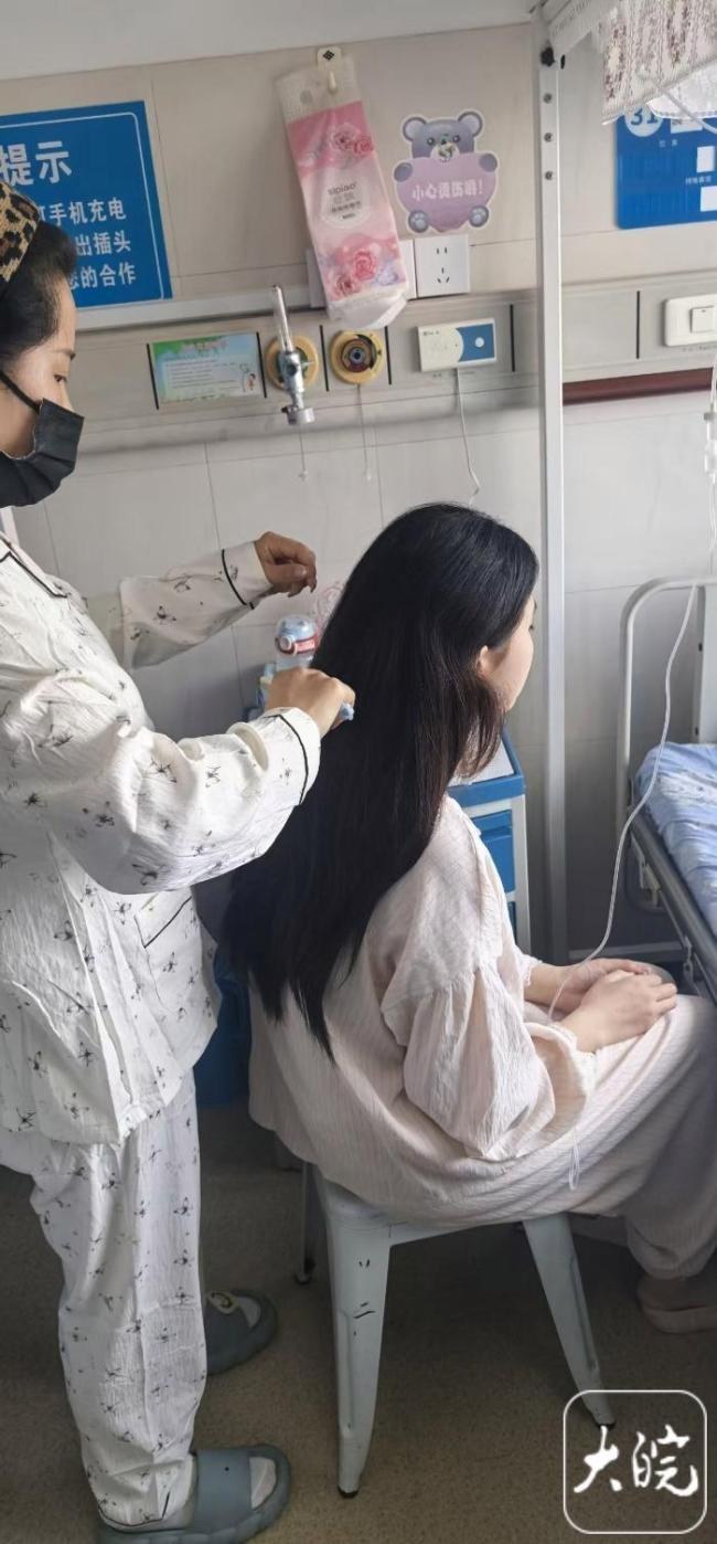 女孩患白血病 丧母后一直跟哥嫂生活 家庭倾尽全力救治